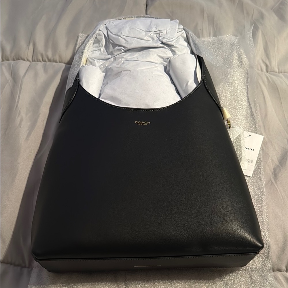 Coach Brooklyn 28 in black